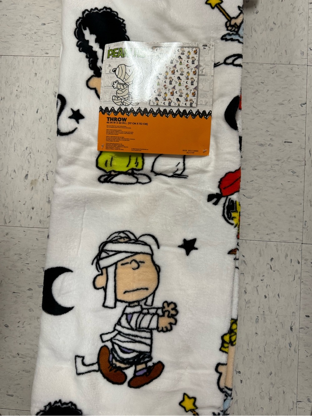 Peanuts White Fleece Character Throw Blanket with Multicolor Accents